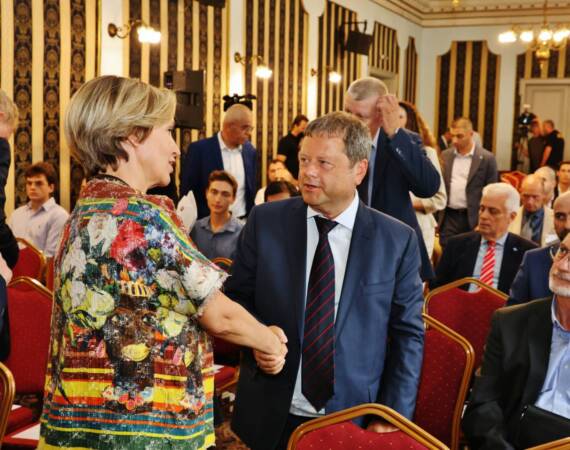 Покана за партньорство